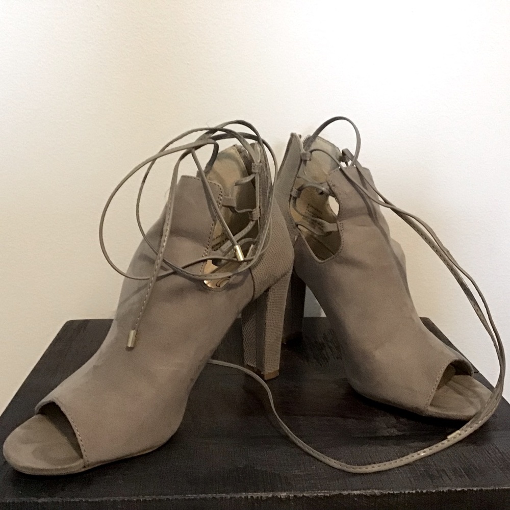 Sugar kacy peep toe, gray suede, leather ankle lace straps, size 8